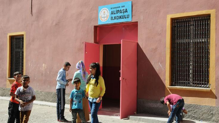 Alipaşa İlköğretim okulu kapatıldı: Haydi, başka okula