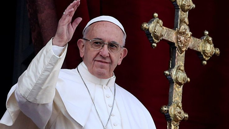 Muhafazakarlar Papa'yı 'kafirlikle' suçladı