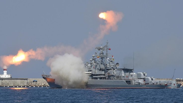 Rusya IŞİD'i denizden vurdu