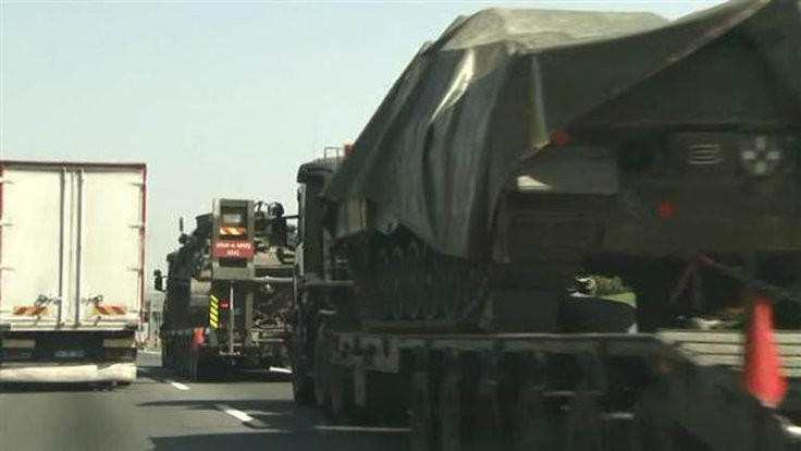 TEM'de askeri araç trafiği