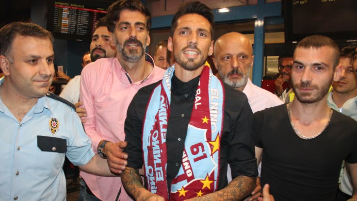 Jose Sosa ve Volkan Şen Trabzon'a gitti