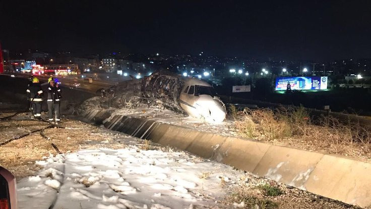 Atatürk Havalimanı'nda uçak kazası: 4 kişi yaralandı