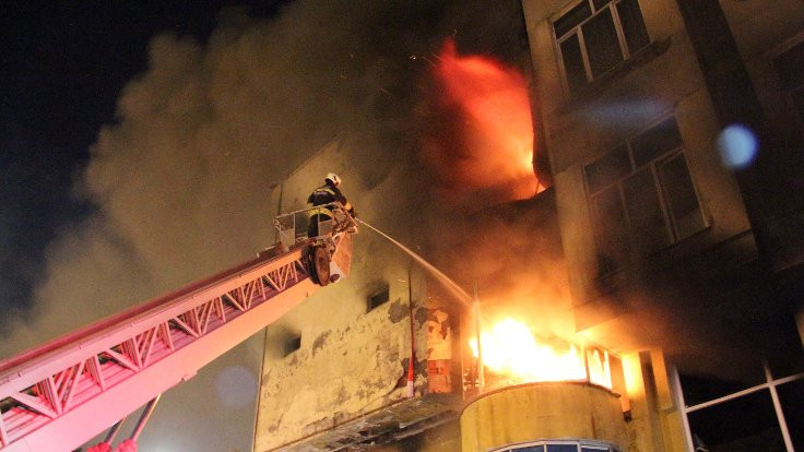 Yozgat'ta işhanında yangın