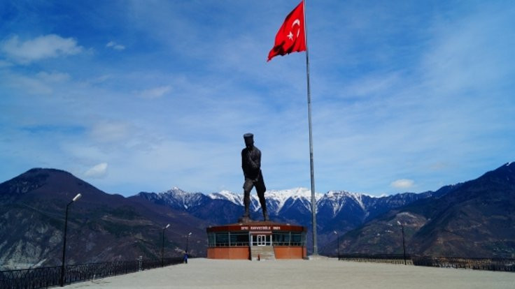 Türkiye'nin en büyük Atatürk anıtı turizme açıldı!