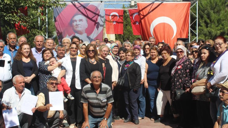 Aydın'da 460 kişi MHP'den istifa etti