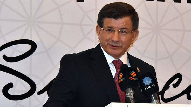 Davutoğlu eleştirdi, rektörlük derneği suçladı