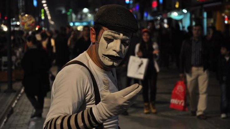 Gürültü cezası kesilen pandomim sanatçısının icra takibi durduruldu