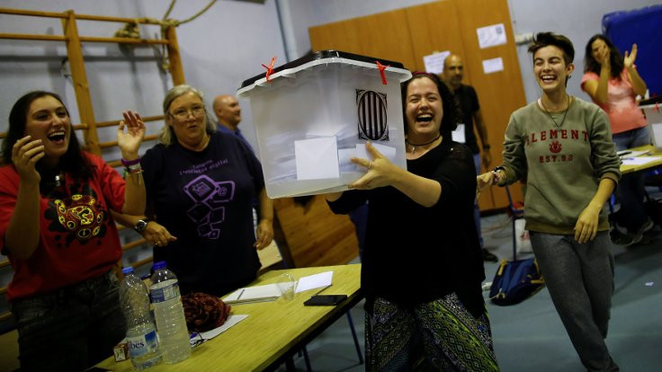 Katalonya'da bağımsızlık oyları, 'bağımsızlıkçıları' geçti