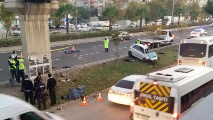 Trafik kazasında iki polis öldü