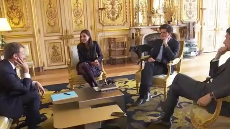 Macron'un köpeği sarayın şöminesine işedi