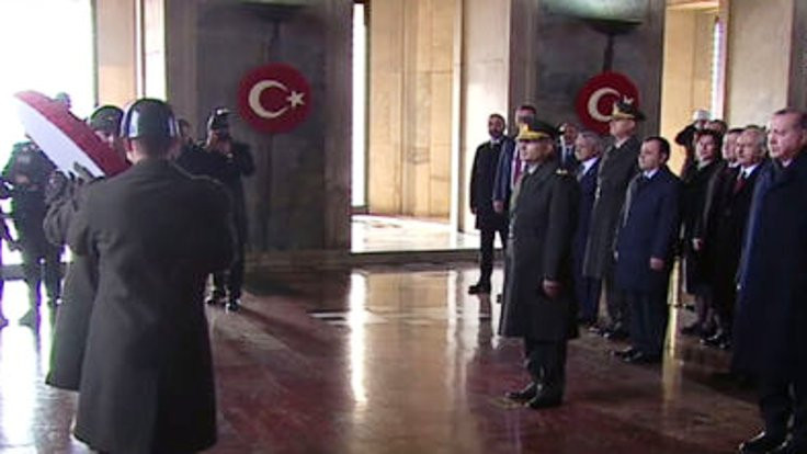 Atatürk törenlerle anılıyor