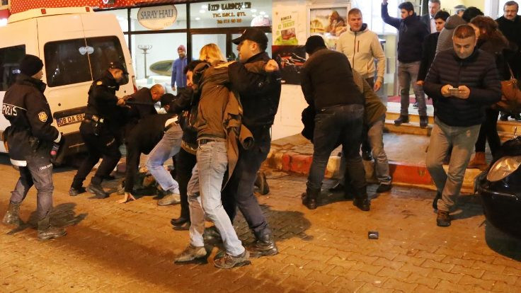 Artvin'de, Ensar Vakfı protestosunda 10 kişi gözaltına alındı