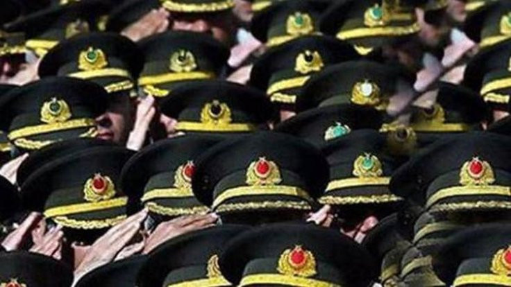 'Yeni KHK'yle 400 asker ihraç edilecek'