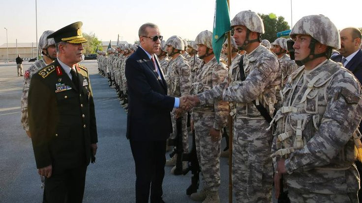 Cumhurbaşkanı Erdoğan, Katar'daki askeri üssü ziyaret etti