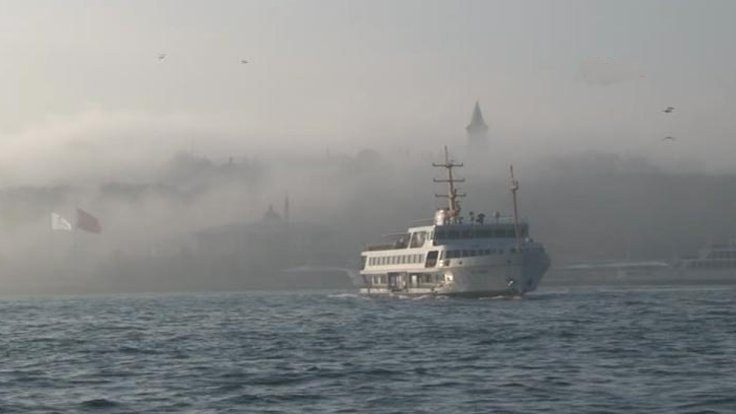 Boğaz'da gemi trafiğine sis engeli