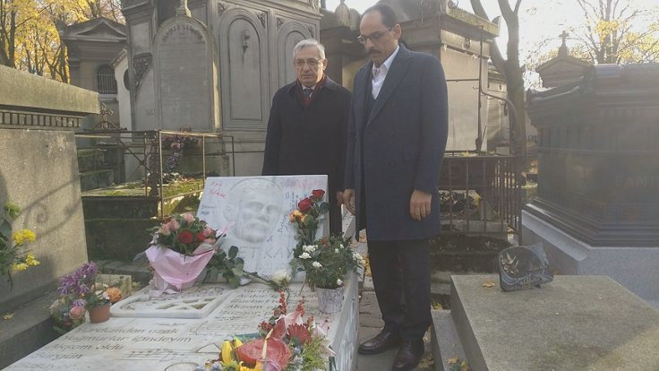 Kalın, Ahmet Kaya'nın mezarını ziyaret etti