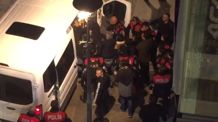 İzmir'de 5 ESP'li gözaltına alındı