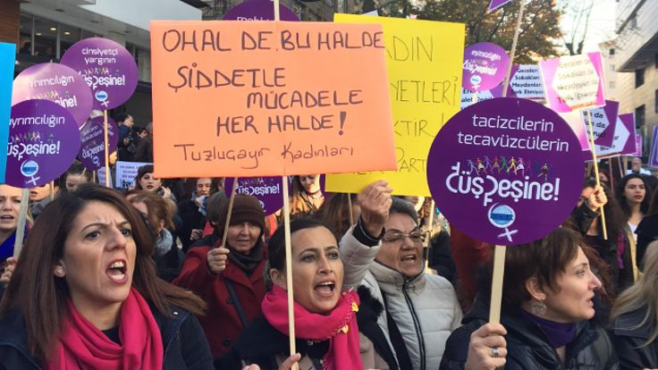 Yüzlerce kadın şiddete karşı Ankara’da buluştu