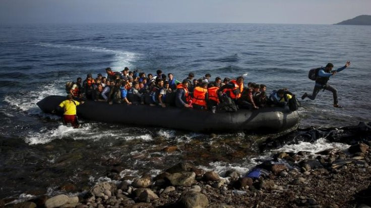 Yunanistan gemilerini mültecilere açıyor!