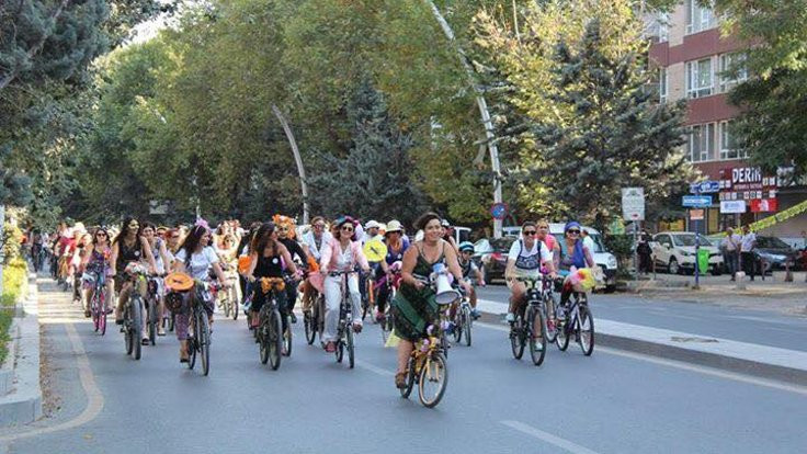 Ankaralı kadınlar şiddete karşı pedal çeviriyor
