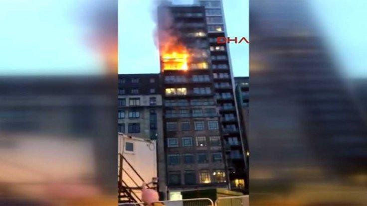 İngiltere'de 12 katlı binada yangın