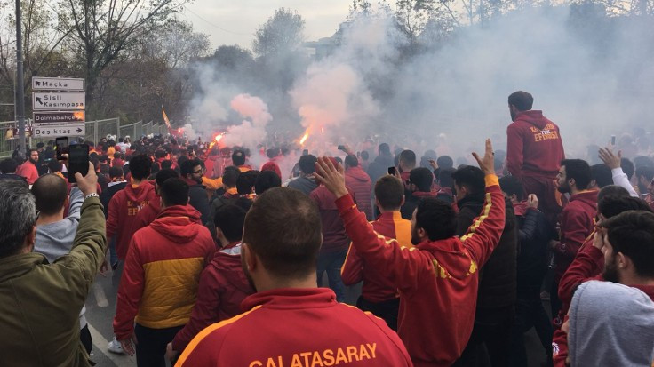 Galatasaray taraftarları Vodafone Park'a ulaştı