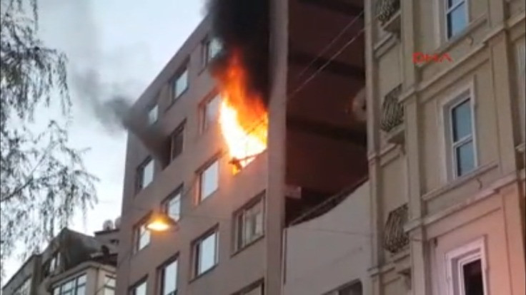 Karaköy'de patlama ve yangın