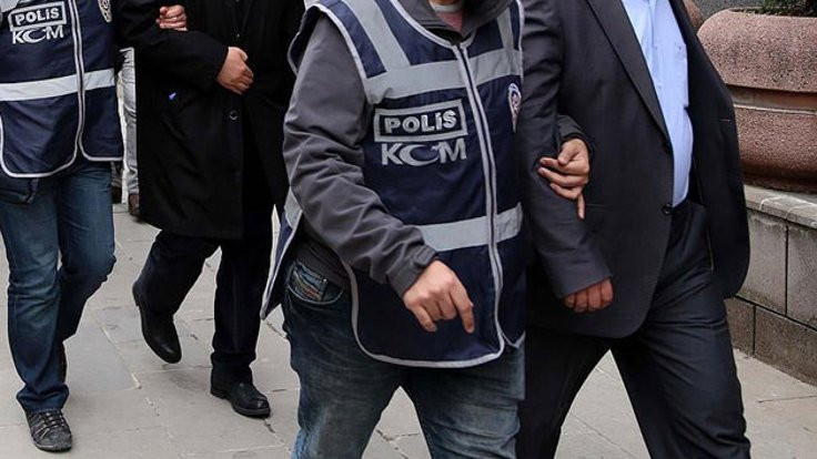 İzmir'de 10 kişi gözaltına alındı