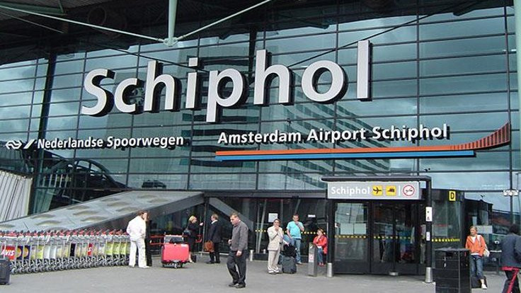 Schiphol Havalimanı'nda terör alarmı: Bıçaklı saldırı girişimi engellendi