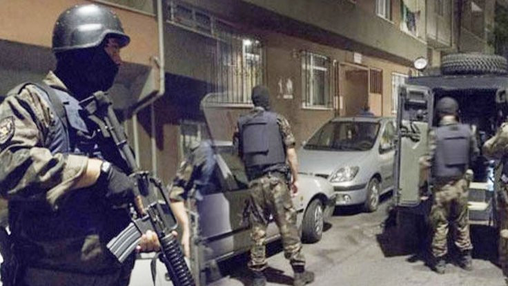 İstanbul'da 24 kişiye gözaltı