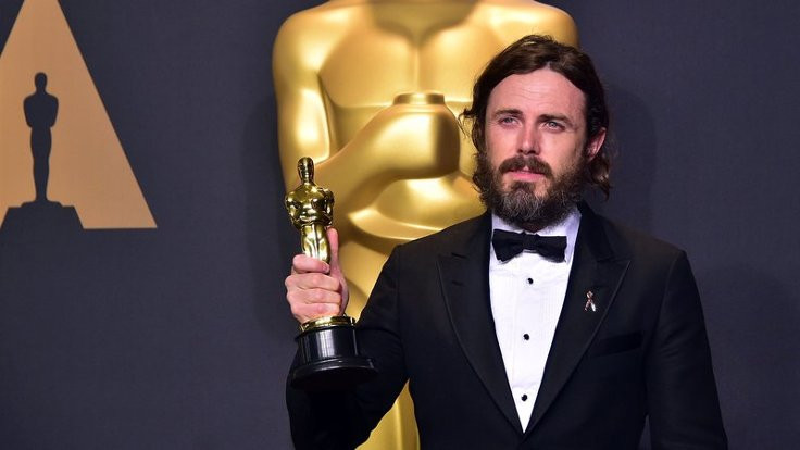 Casey Affleck cinsel saldırı iddiaları nedeniyle Oscar törenine alınmıyor