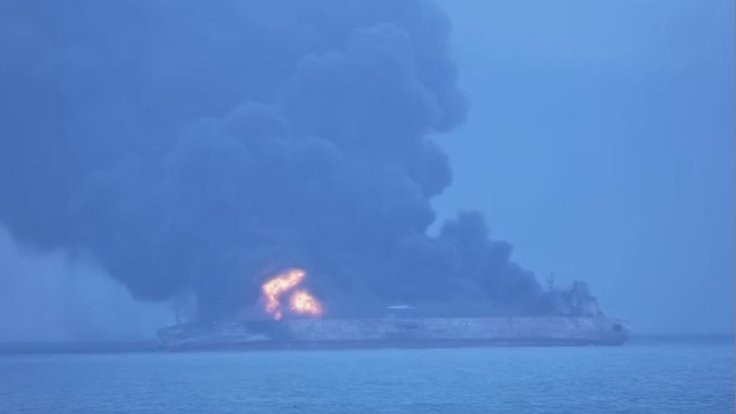 Çin Denizi alev alev: 1 milyon varil petrol yanıyor!
