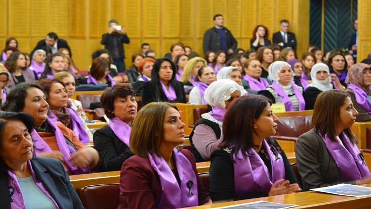 HDP'de eş başkanlık düğümünü kadınlar çözecek!
