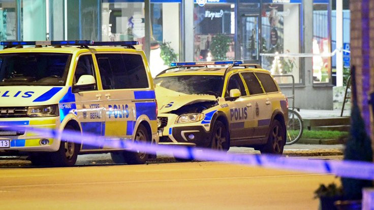 İsveç'te karakola bombalı saldırı