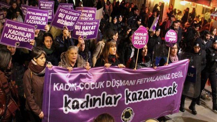 Kadıköy'de kadınlardan 'Diyanet' protestosu