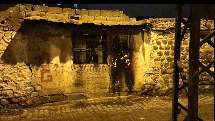 Diyarbakır’da 4 ev kundaklandı