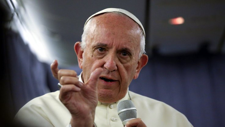 Papa: İlk sahte haber üreticisi İncil'deki yılandır