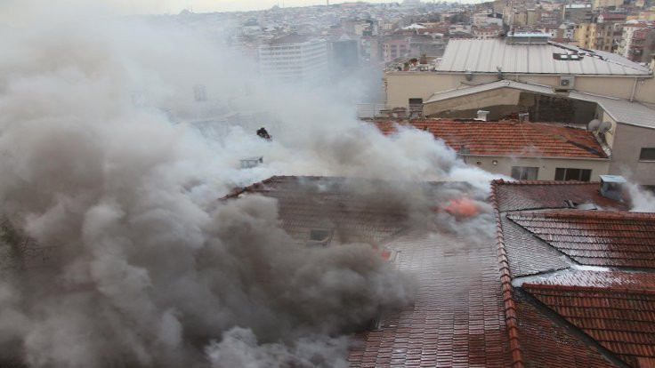 İstanbul’daki eski İtalyan Hastanesi’nde yangın