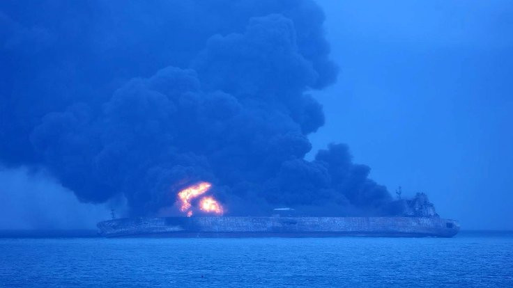 Çin'de tanker ile kargo gemisi çarpıştı: 32 kayıp