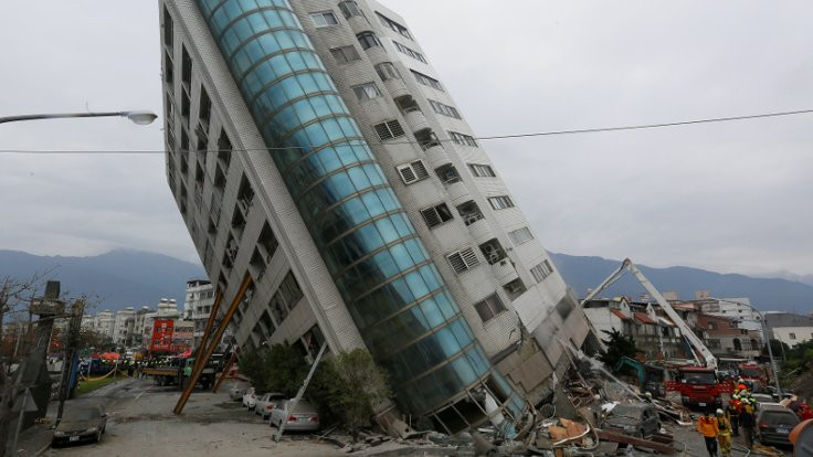 Tayvan’daki 6.4’lük depremden ilk görüntüler