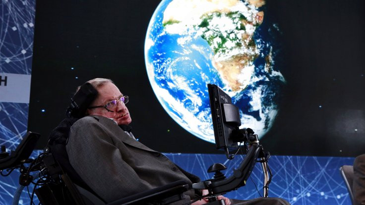 Stephen Hawking'in külleri Newton ve Darwin'in yanına gömülecek