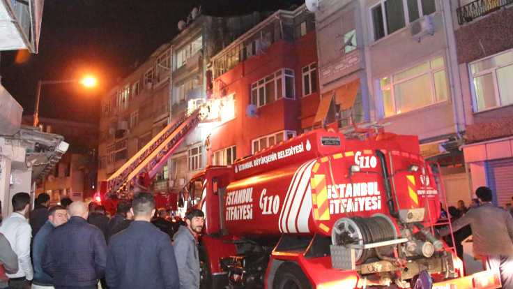 Fatih'te yangın: Dört yaralı