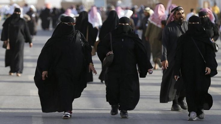 Suudi Arabistan'da çarşaf zorunluluğu kalkıyor