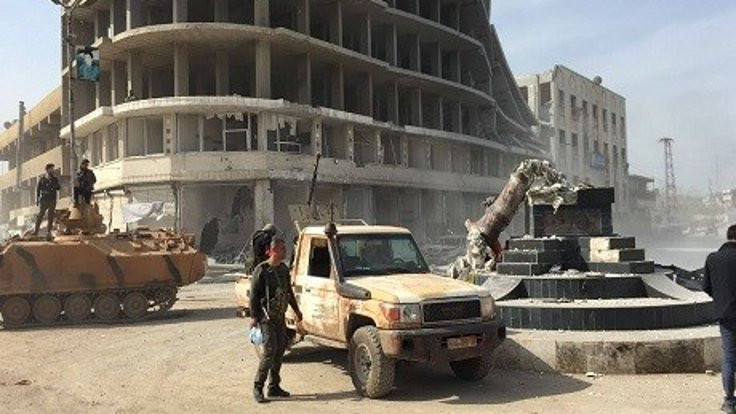 ÖSO, Afrin'deki Demirci Kawa heykelini yıktı