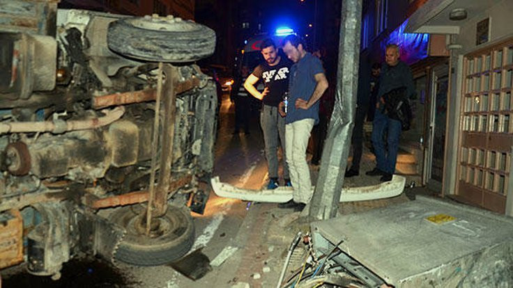 Uyuşturucu kullanıp kaza yapan iki genç linçten kurtuldu