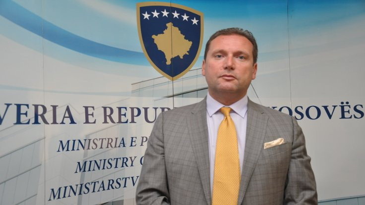 Kosova'da FETÖ operasyonu istihbarat şefi ve bakanı götürdü!