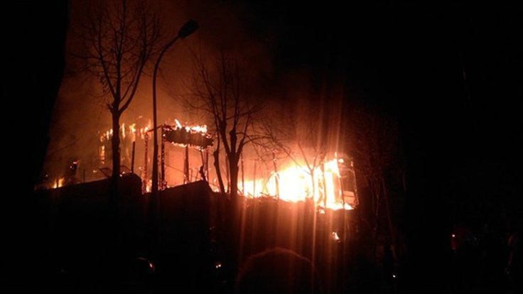 Heybeliada'da yangın çıktı: Adalılar yardıma koştu