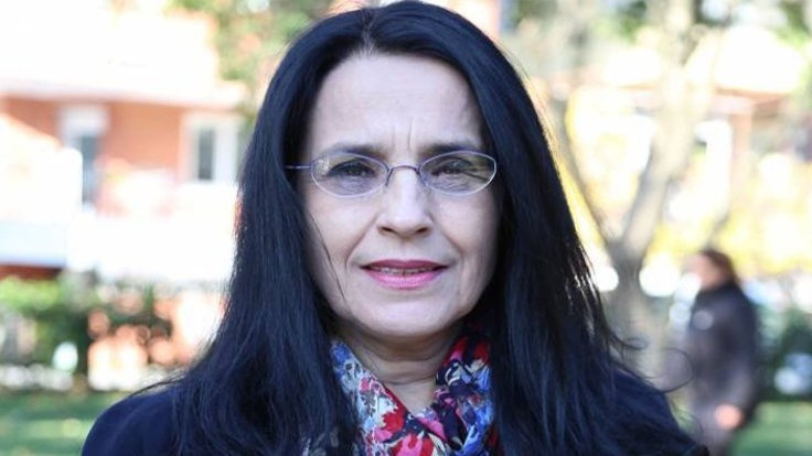 Tarihçi Ayşe Hür'e hapis cezası
