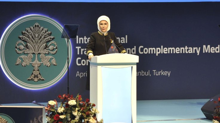 Emine Erdoğan: Geleneksel tıbba önyargısız yaklaşılmalı