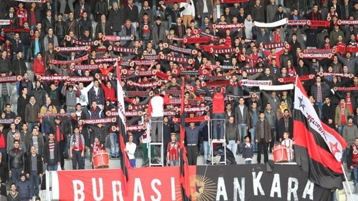 Galatasaray maçı Gençlerbirliği tribünlerini böldü